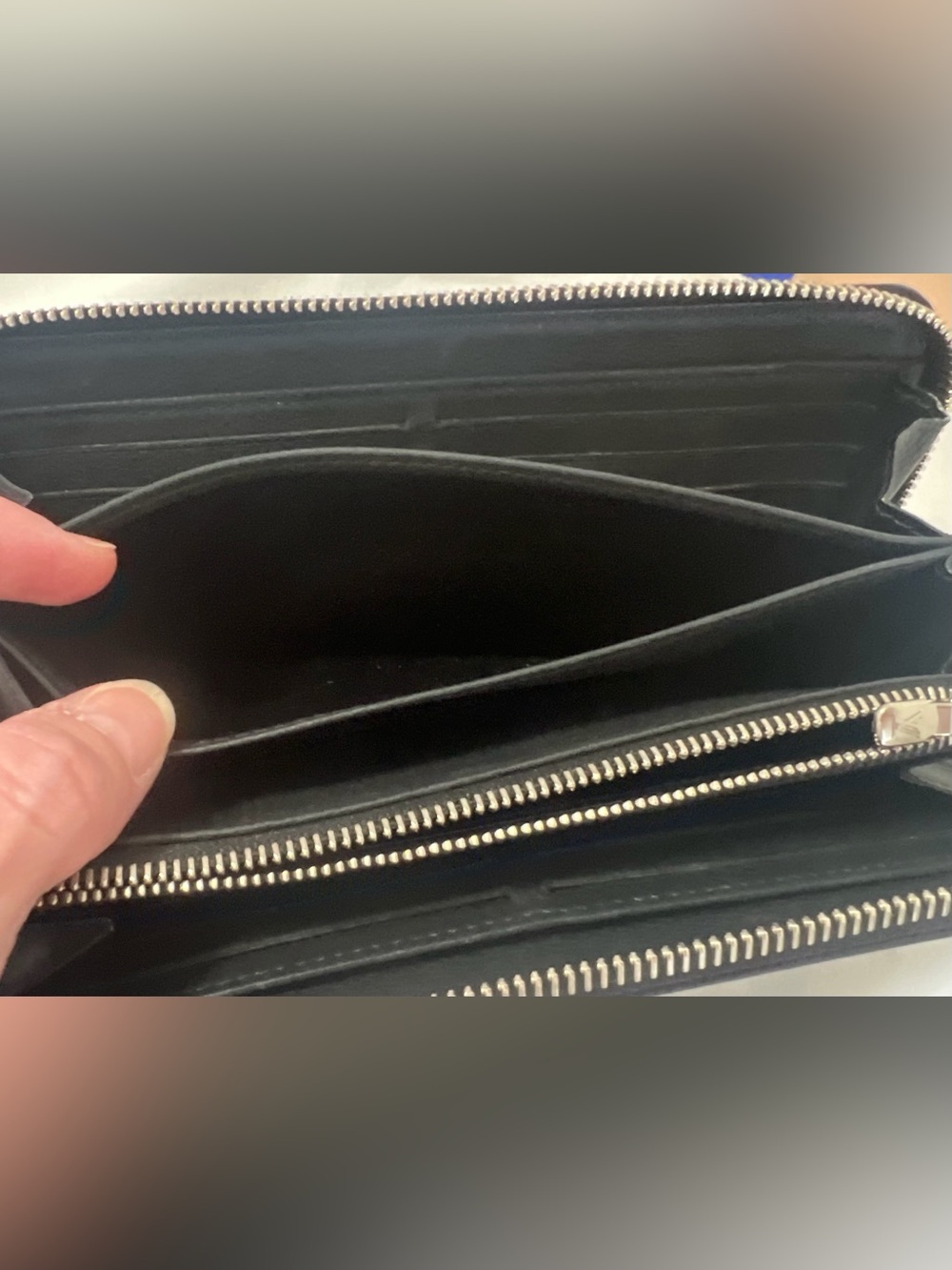 Louis Vuitton Black Leather Wallet with Silver LV Logo - Picture 6 of 11